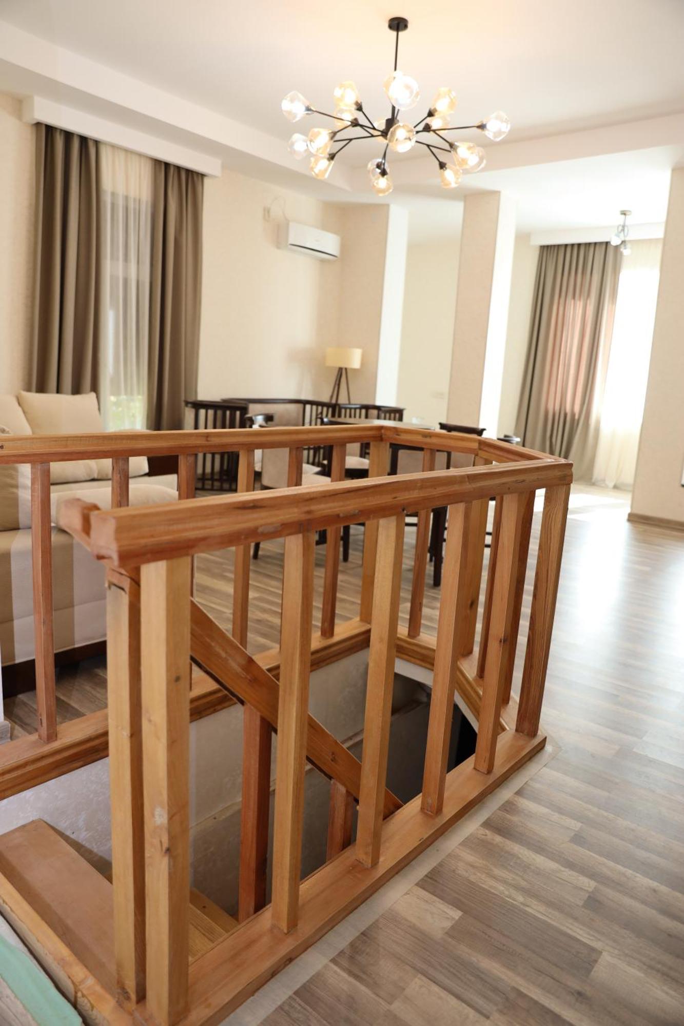 Feel House Hotel T'erjola Екстериор снимка
